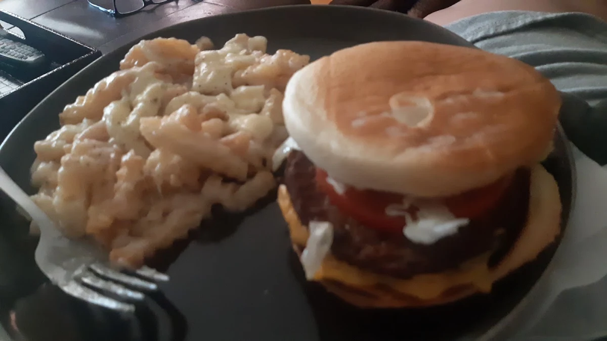 Cheese Burger and Poutine