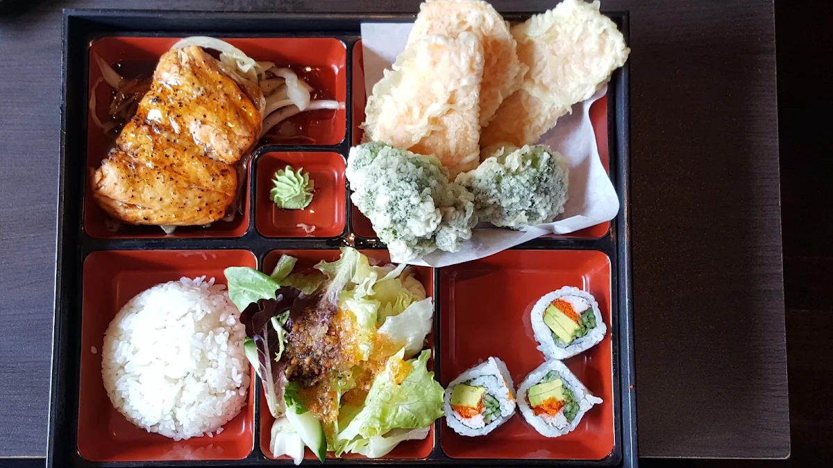 Sushi Sashimi Bento
