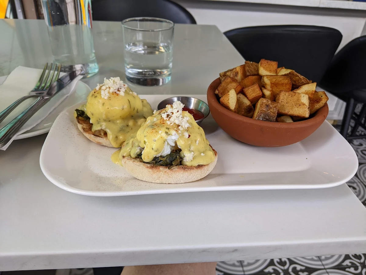 Eggs Benedict with Home Fries