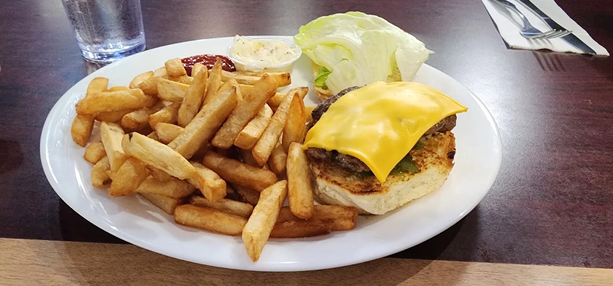 Cheeseburger with Fries