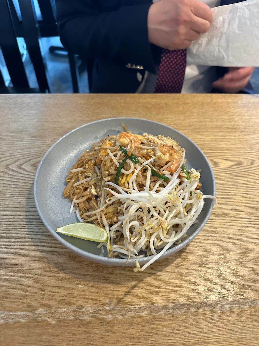 Pad Thai with Chicken Pad Thai