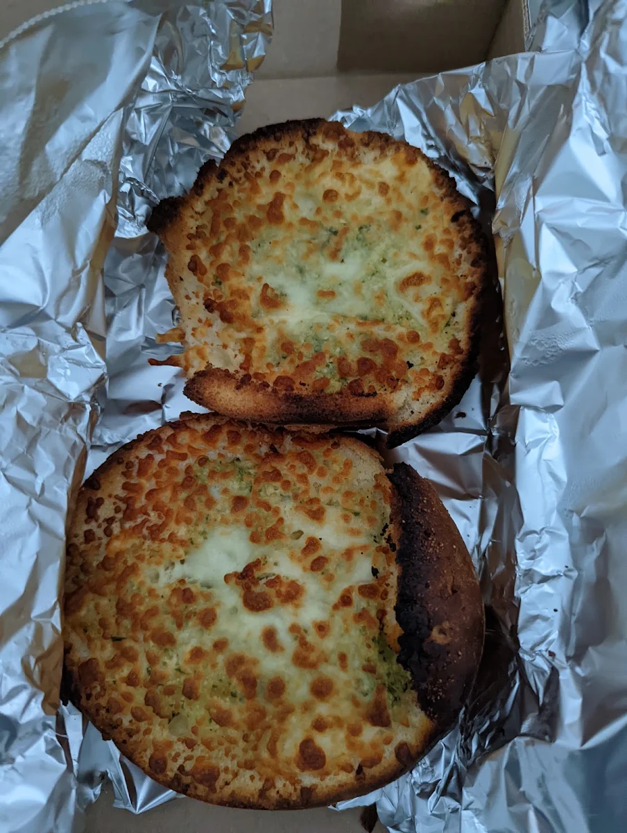 Garlic Bread, Cora Pizza