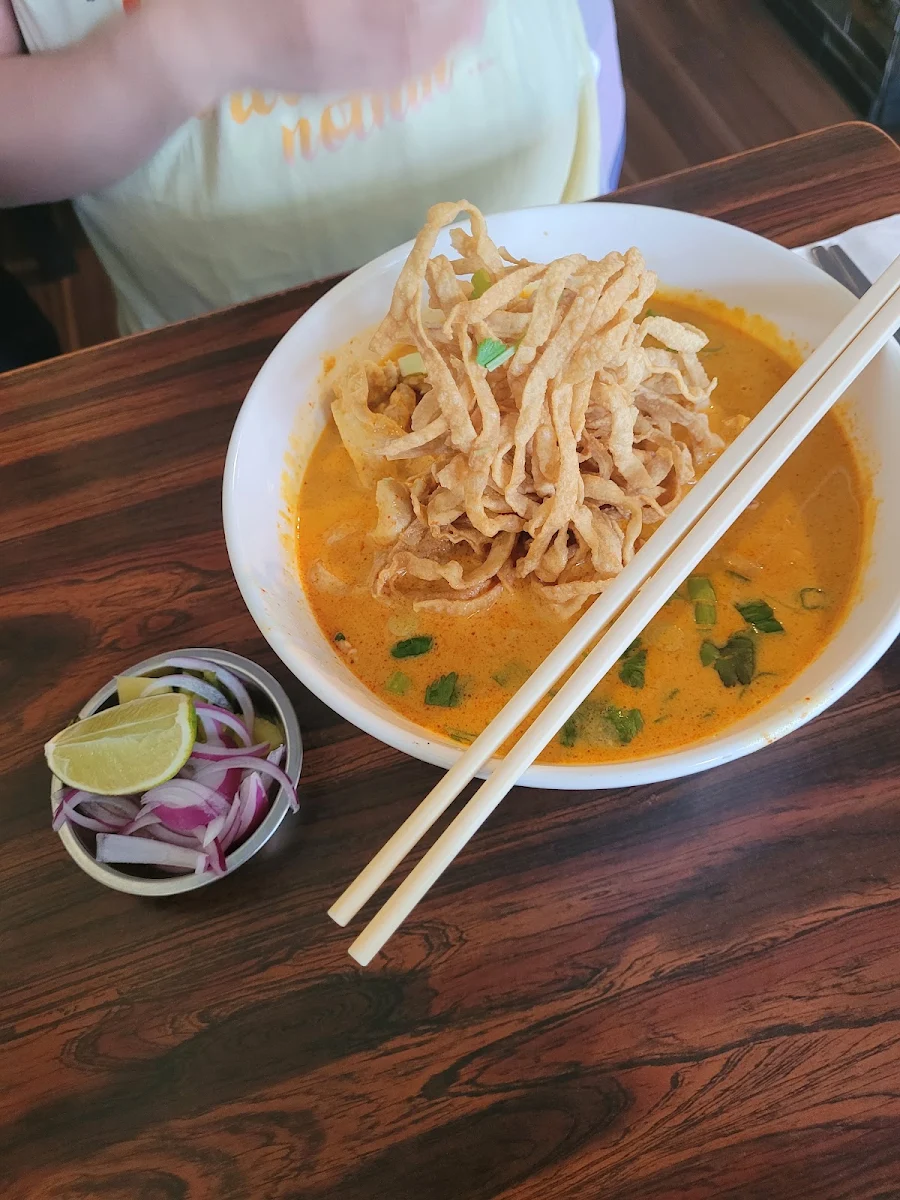 Khao Soi Gai Curry Noodle