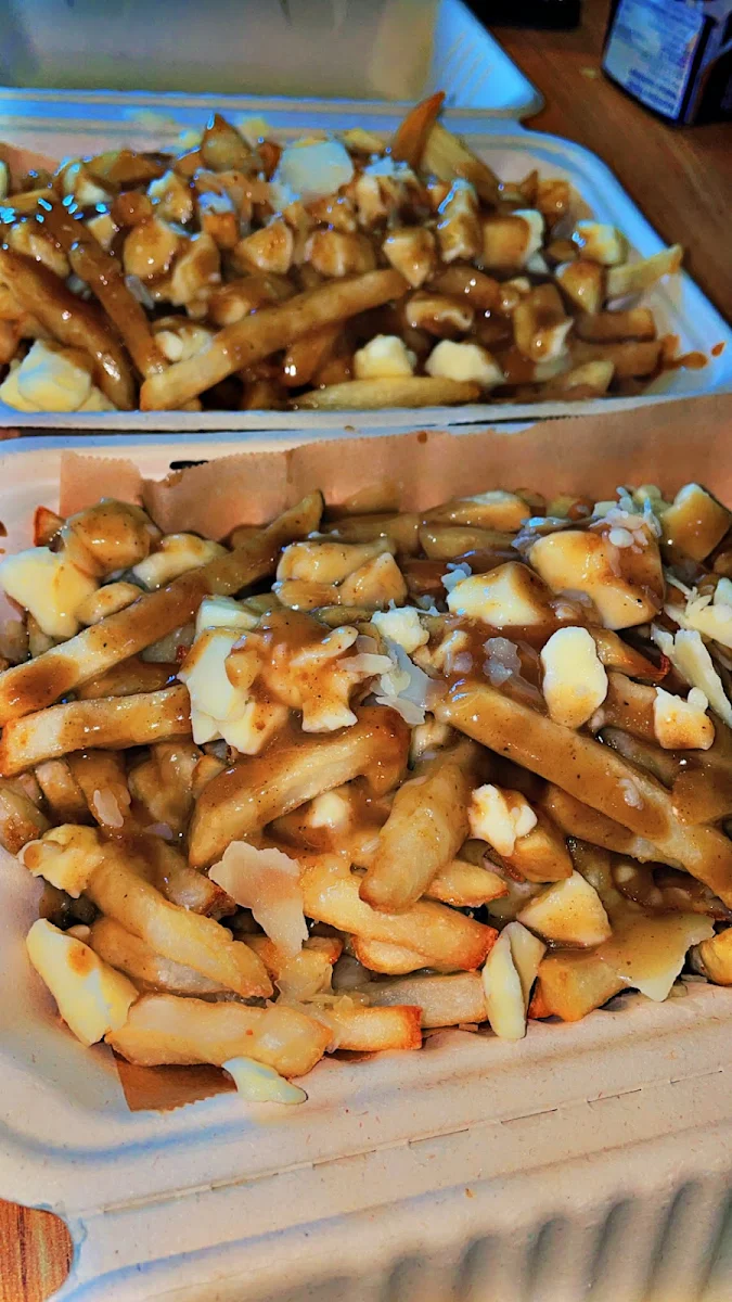 Large Poutine
