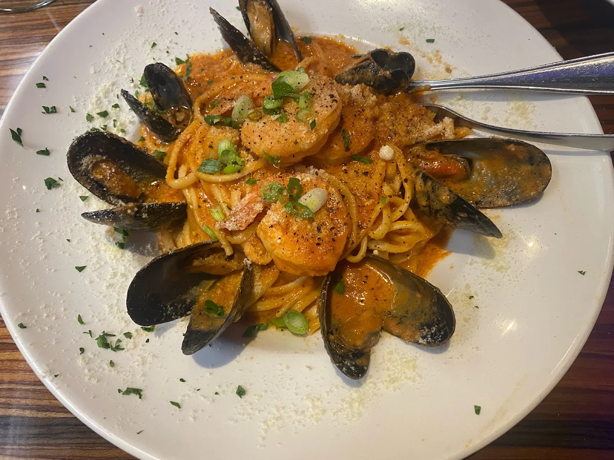 Linguine Aux Fruits de Mer Seafood Linguini