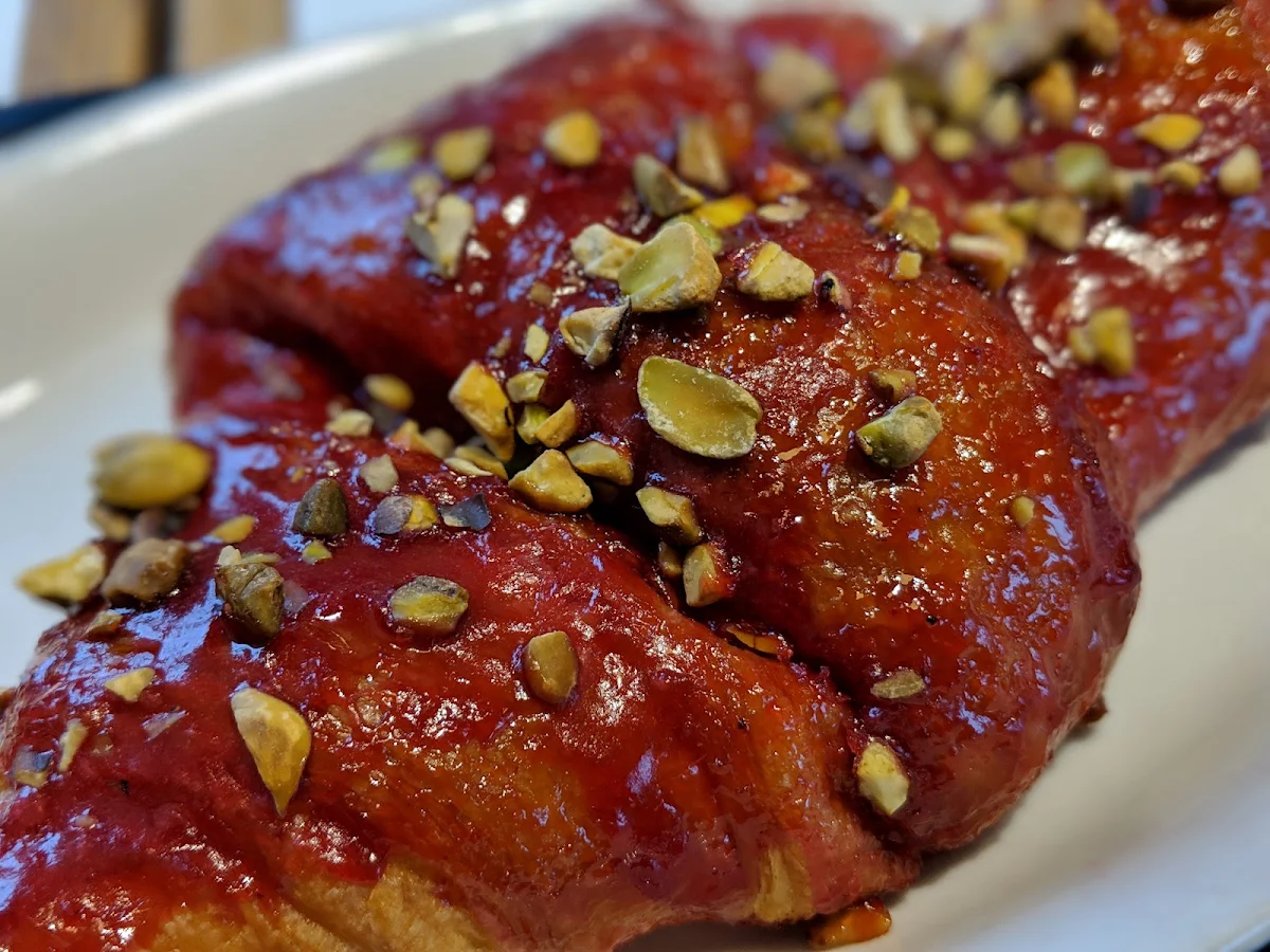 Croissant Framboise Et Pistache