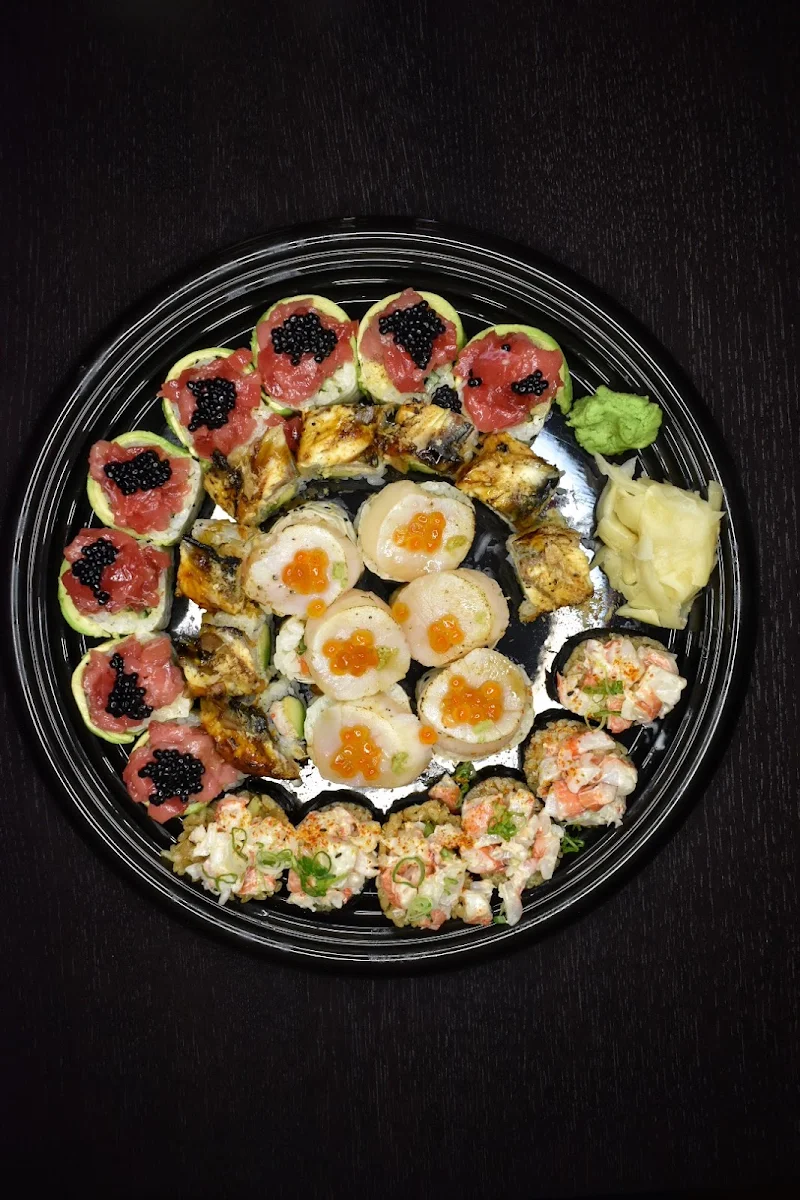 • Hotaru Maki 6 pcs • Unagi Maki 8 pcs • Blue Fin Roll 8 pcs • Kaisen Maki 6 pcs