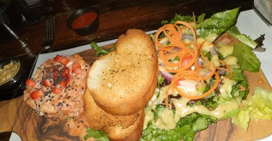Tartare de Saumon Aux Fraises Ribs