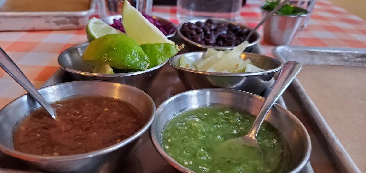 CHIPS & SALSA