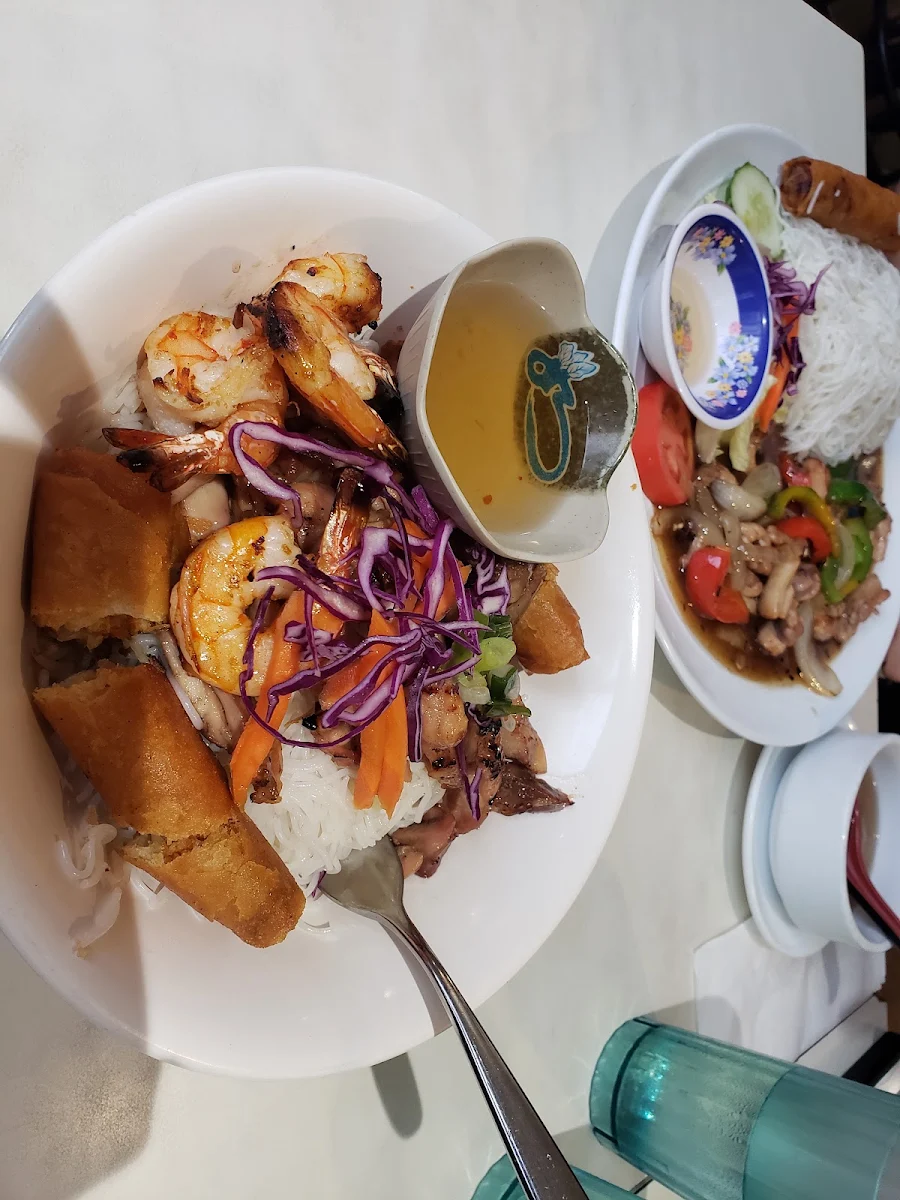 36 Grilled Shrimps Chicken with Imperial Roll