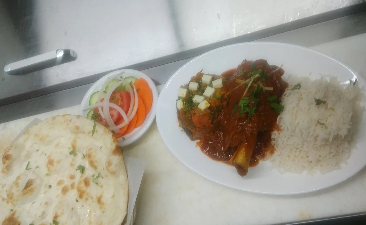 Ghost Qureshi with Rice Naan & Salad