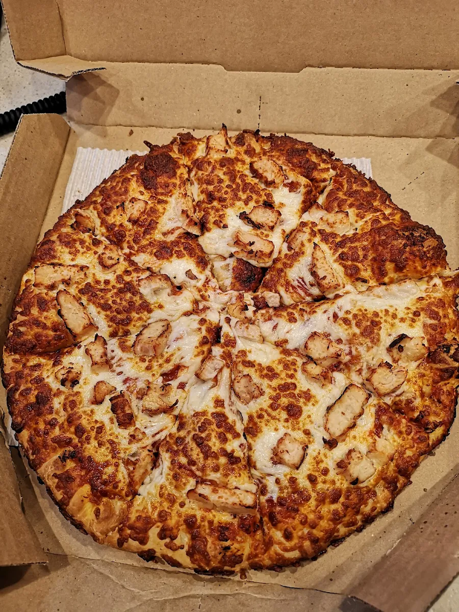 Deep Dish Chicken Medium Pizza