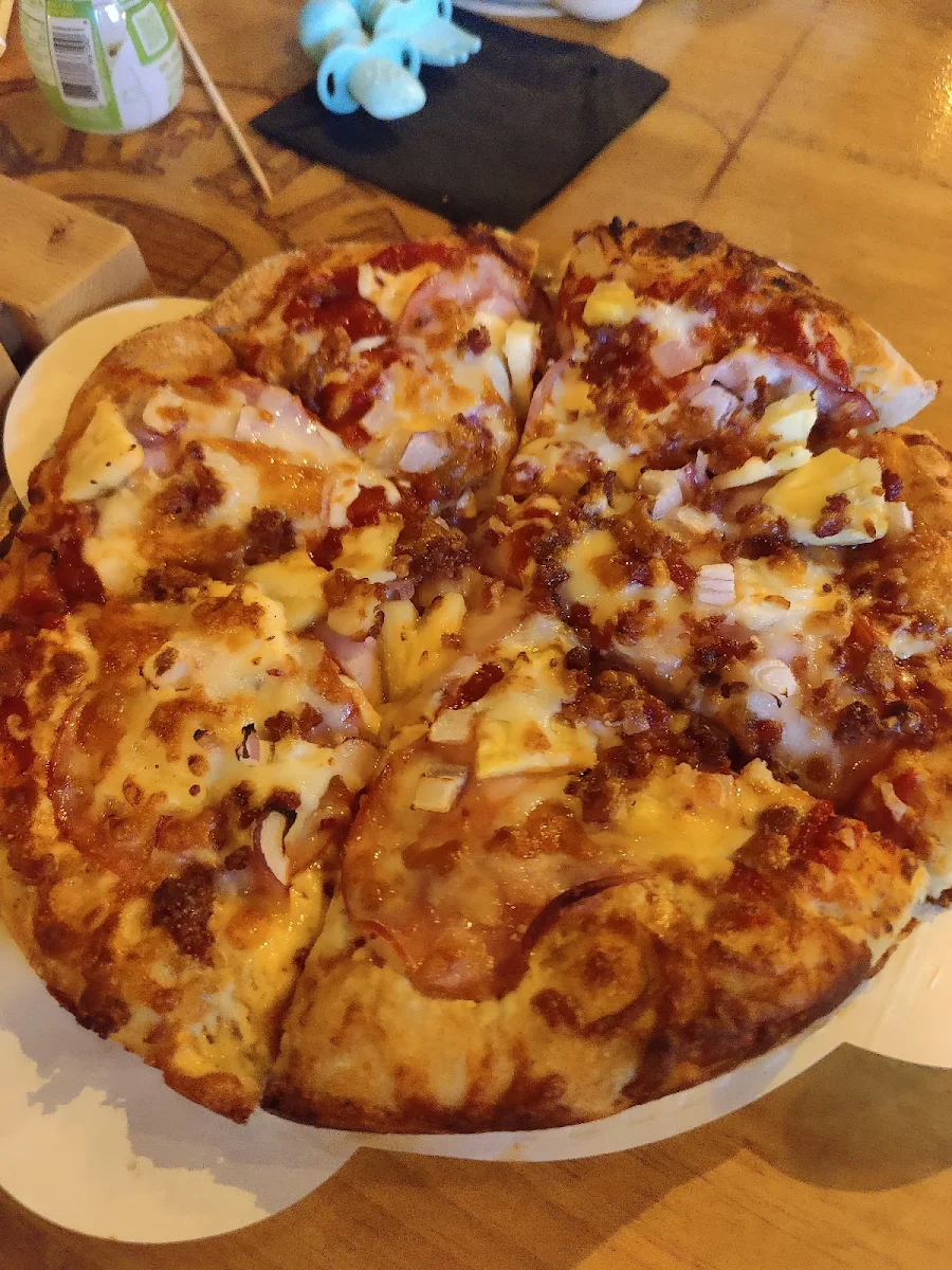 Hot Hawaiian Pizza