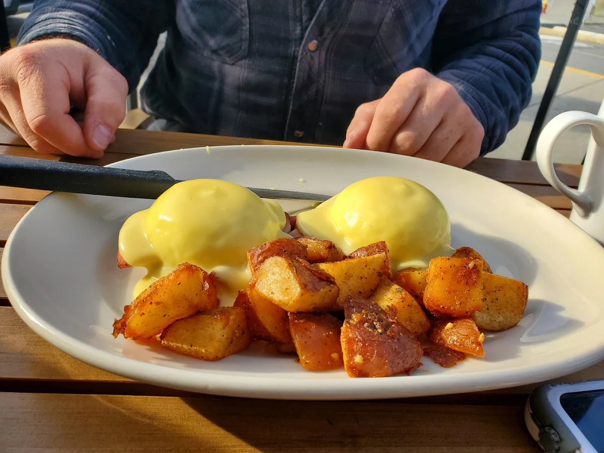 Eggs Benedict