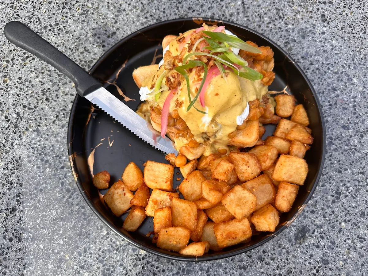 Butter Chicken Egg Benny