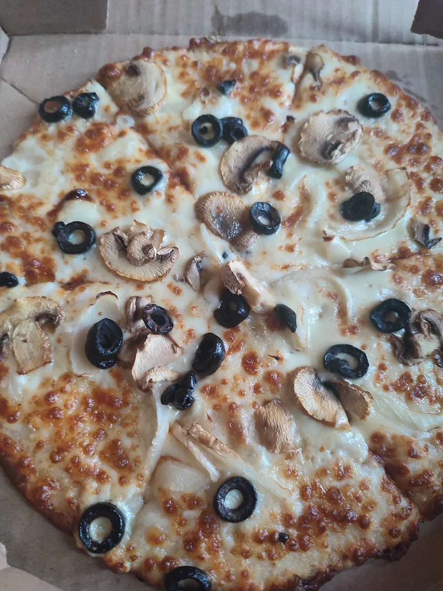 Gluten Free Pizza with Mushrooms Onions & Black Pepper