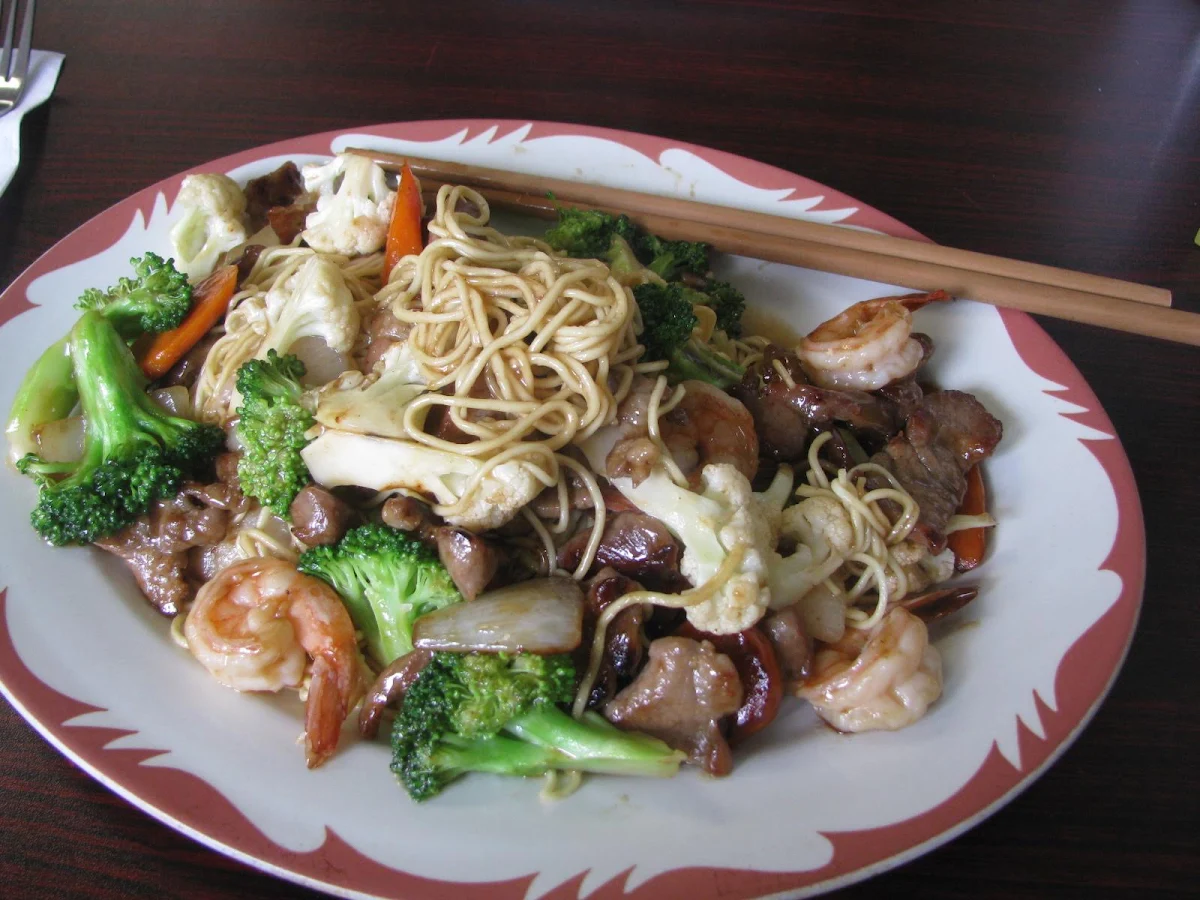 Stir Fried Shrimp and Squid in Egg Noodles