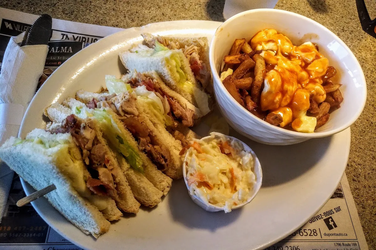 Club Sandwich Et Poutine BBQ