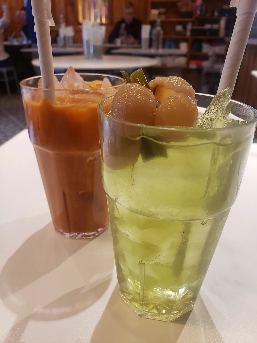 Thai Iced Tea & Longan Pandan Juice