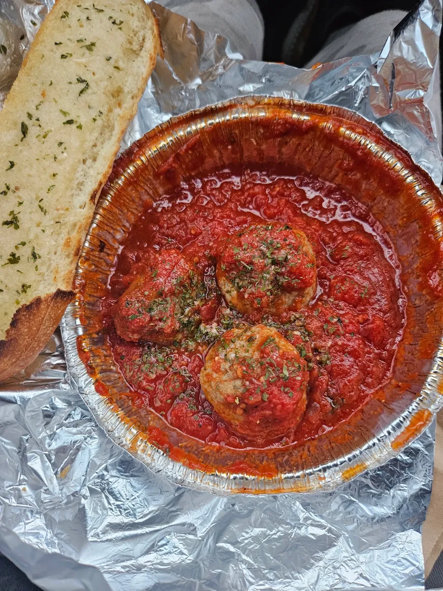 Meat Balls and Garlic Bread