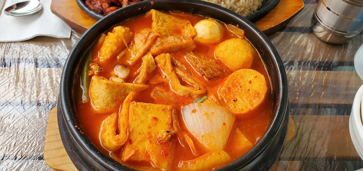 Spicy Seafood Soup with Fish Cake 짬뽕오뎅탕