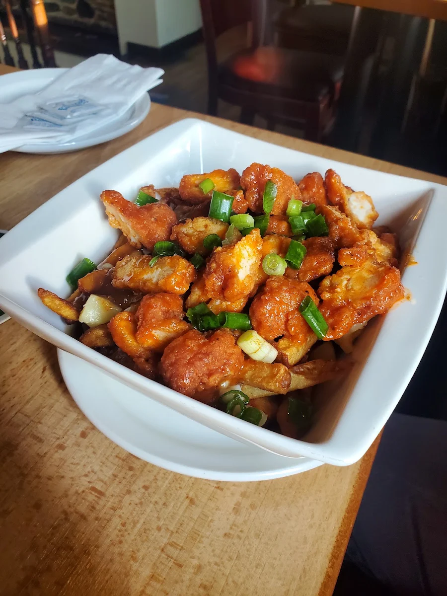 Buffalo Chicken Poutine