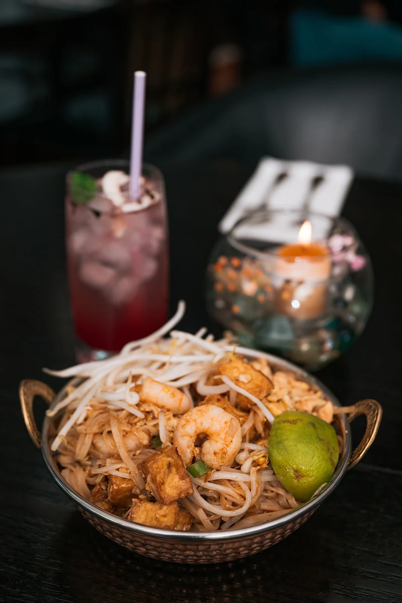Giant Prawn Pad Thai