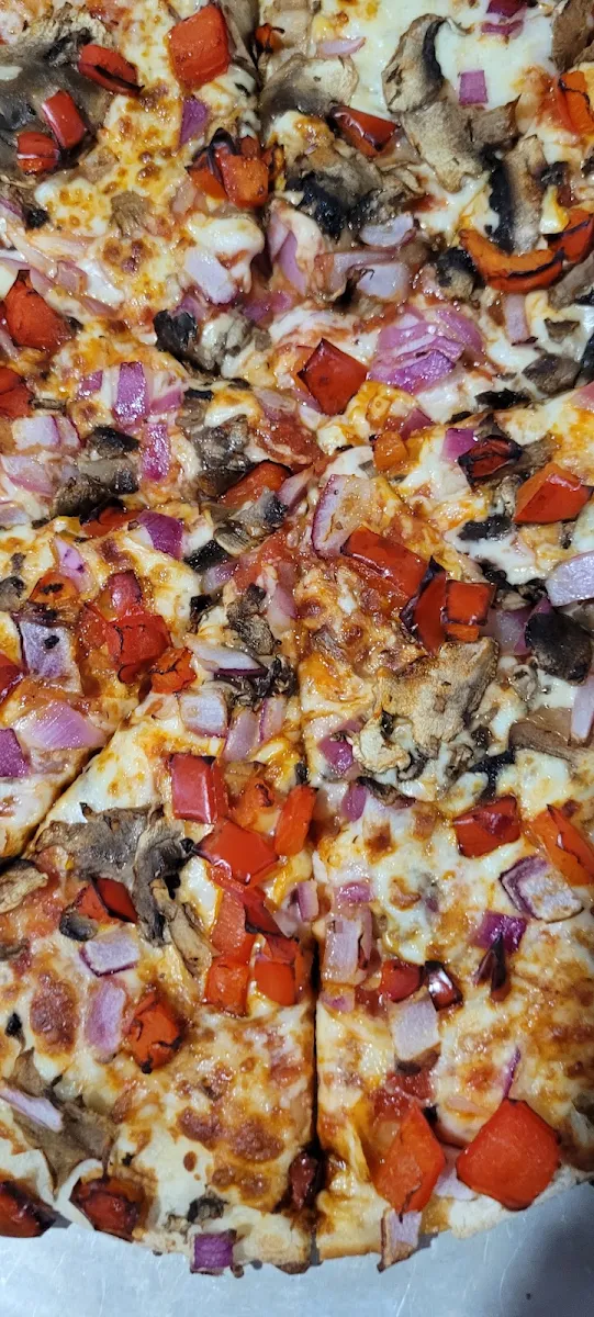 Red Pepper Red Onion and Mushroom Pizza