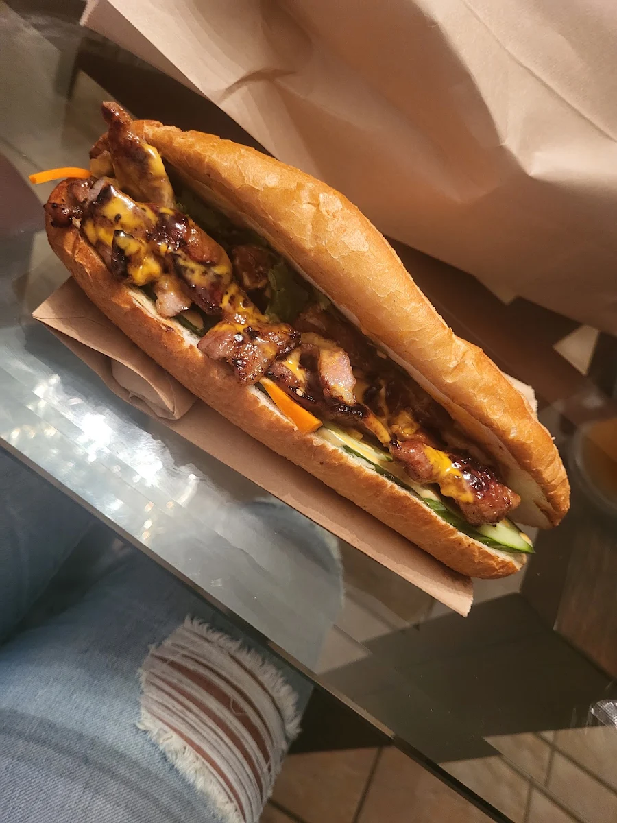 Sandwich Vietnamiem Porc Char-Siu