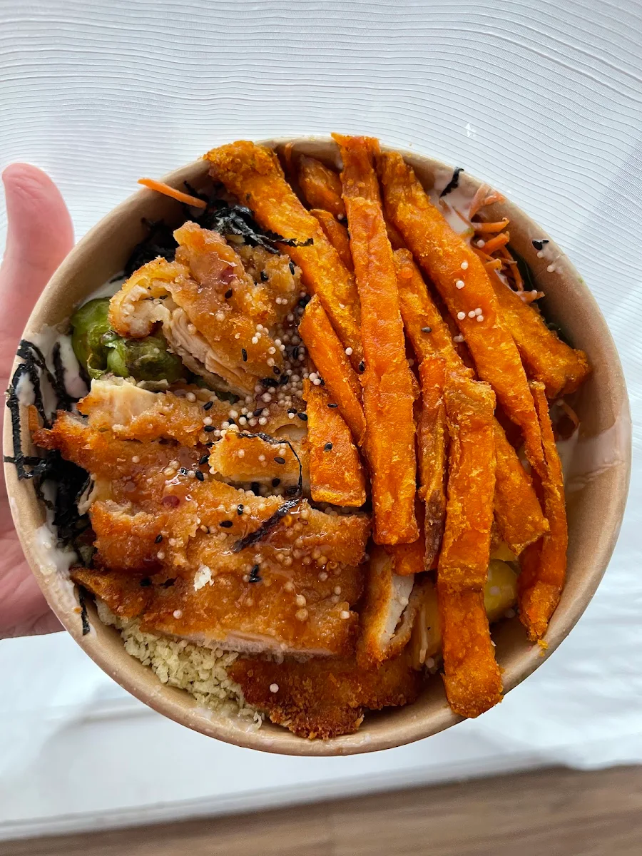 Chef Poke Saumon Épicé Patate Douce Frite