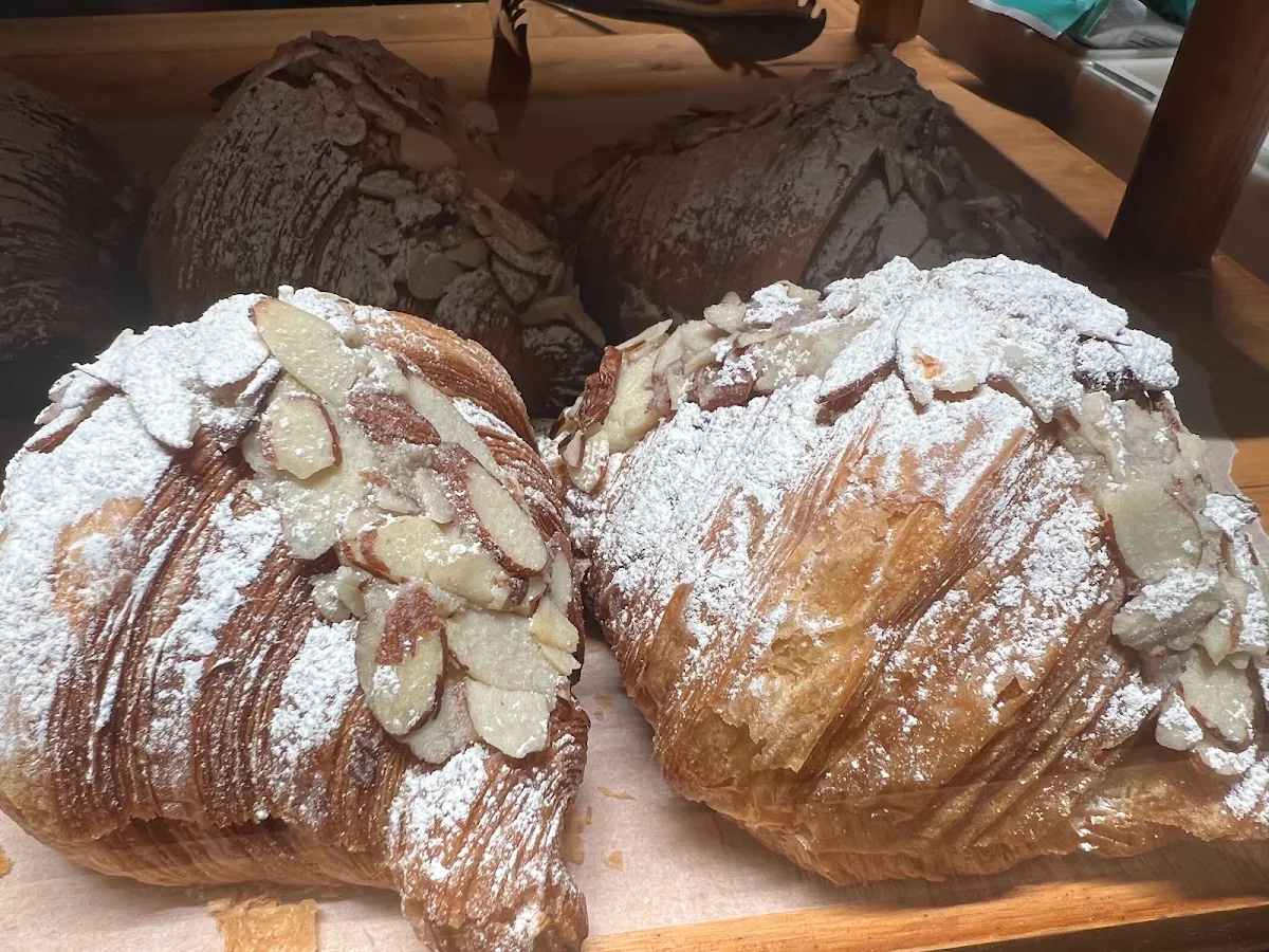 Highlights, Amberdo Cafe and Bakery