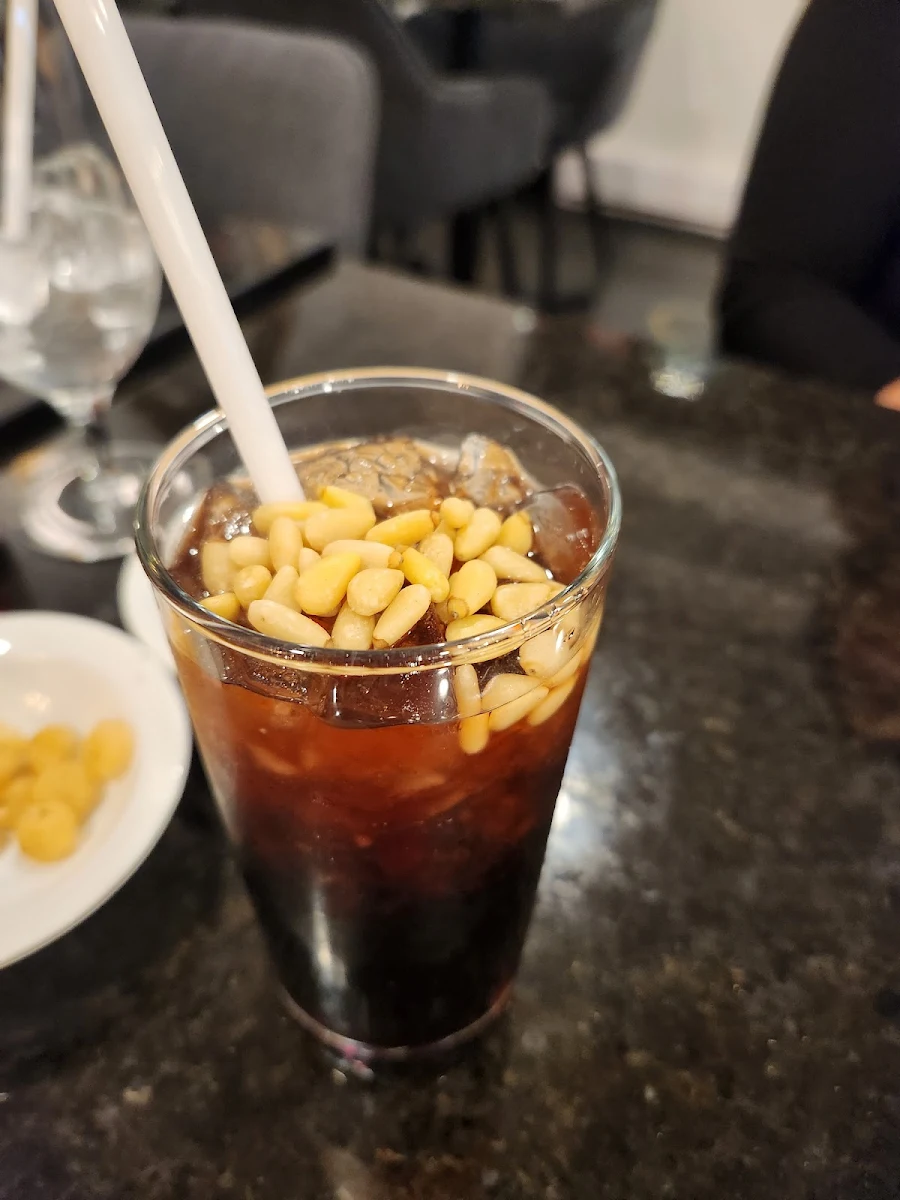 Jellab, D-Lounge