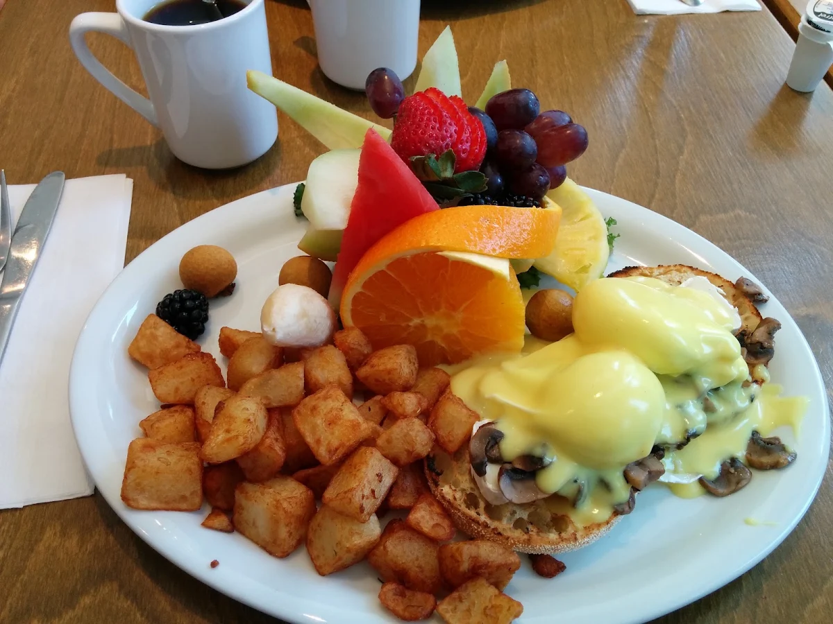 Traditional Eggs Benedict with Mushrooms