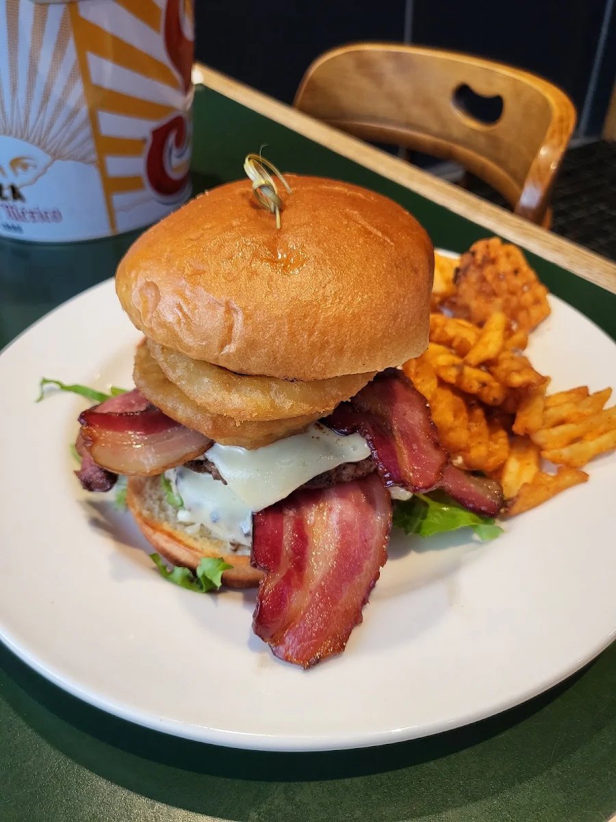 Highlights, Overlander Pub