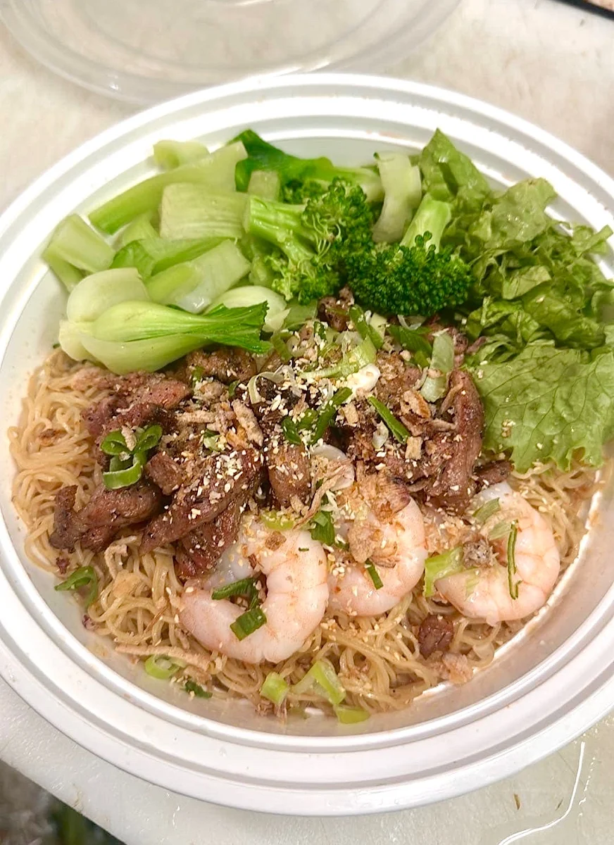 Dry Rice Noodle with BBQ Pork and Shrimp