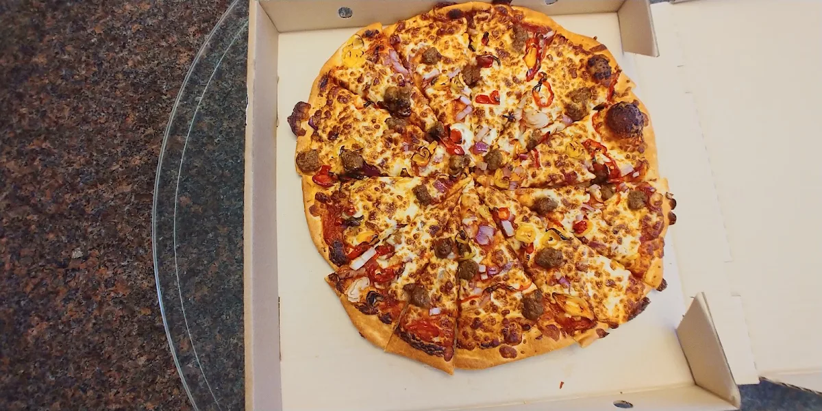 Vegan Saussauge Pizza Mozzarella