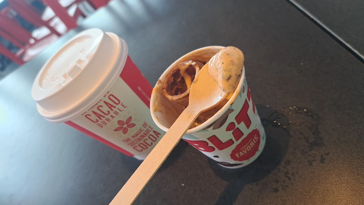 Hot Chocolate Cookie and Cream