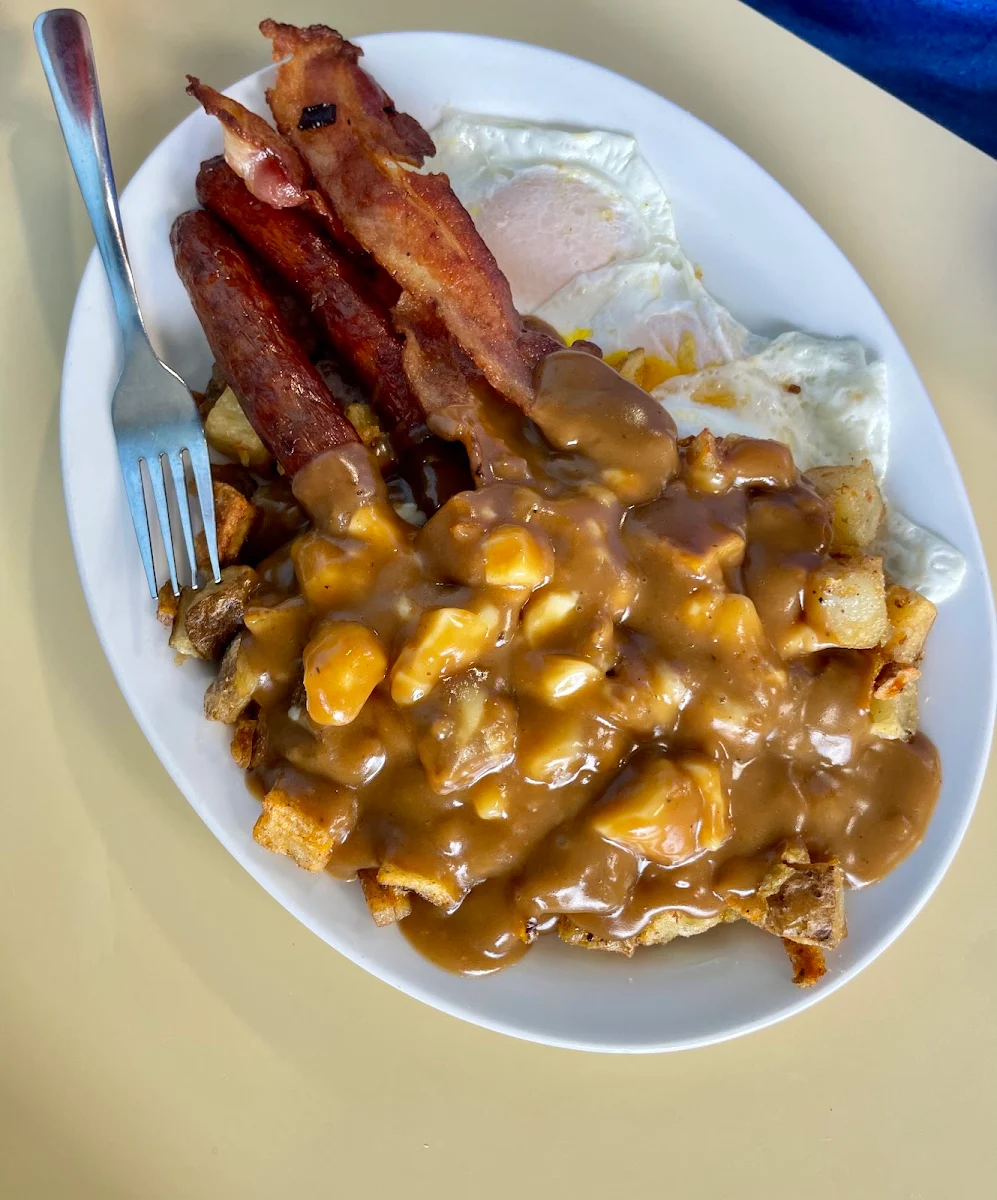 Breakfast Poutine