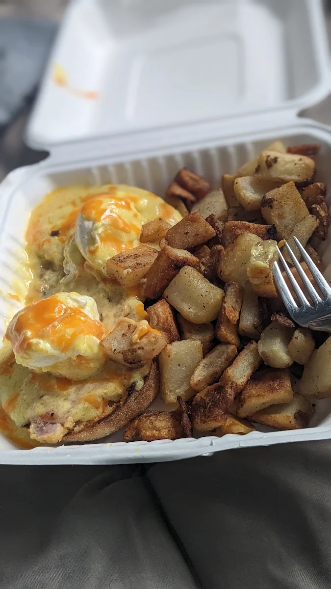 Peameal Bacon Eggs Benedict