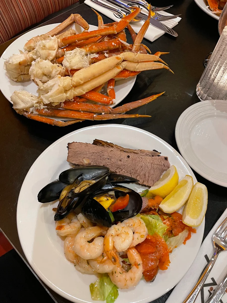 Alaskan Snow Crab Legs & Prawn Cocktail Tower