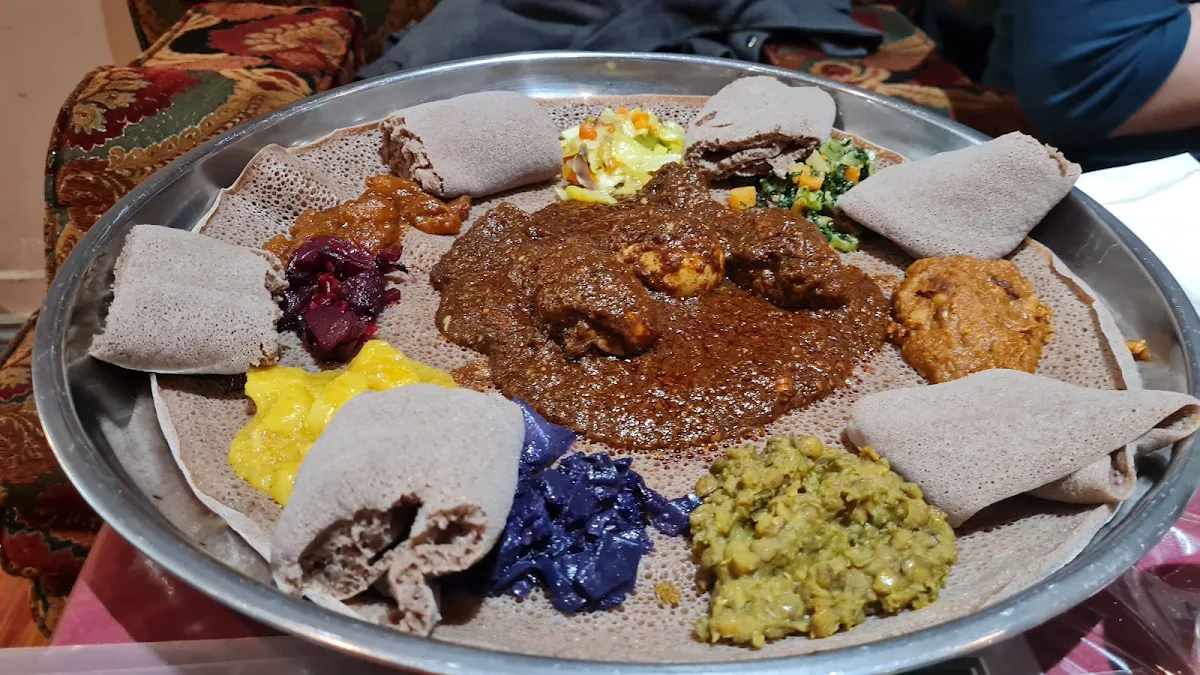 Vegetarian Platter Doro Wot Chicken Ye-Siga TIBS Beef