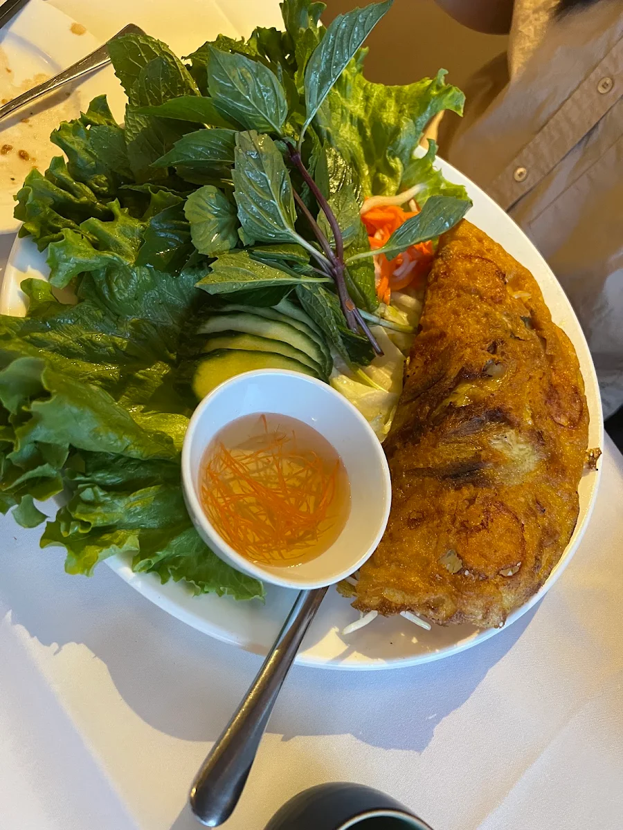 Sizzling Saigon Crepe Bánh Xèo