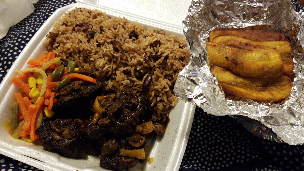 Oxtail with Rice and Peas