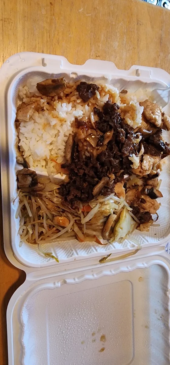 Sumo Size Chicken and Beef Stir-Fry