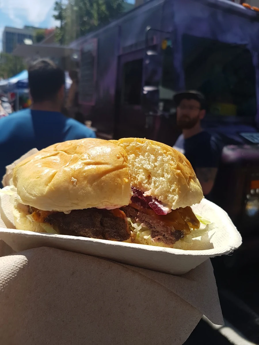 Beef Burger, Deadbeetz Burgers
