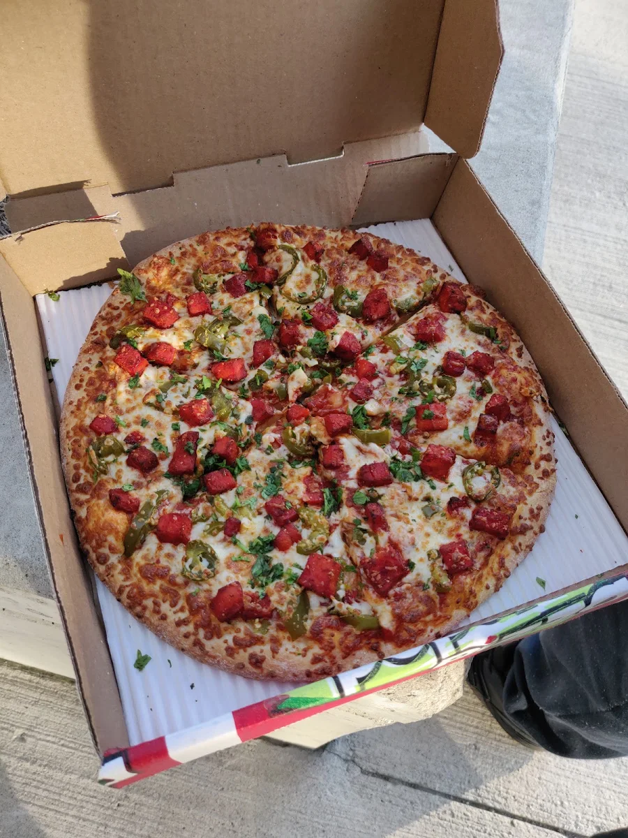 Tandoori Chicken Pizza Indian Style