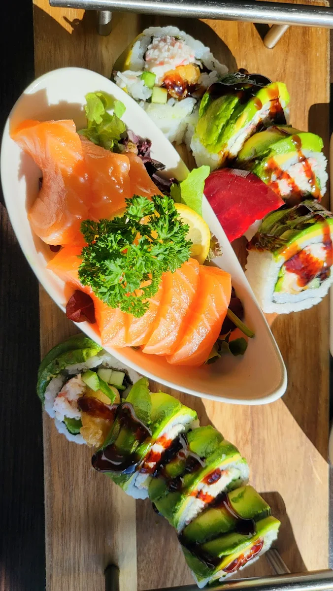 Green Dragon Roll and Salmon Sashimi