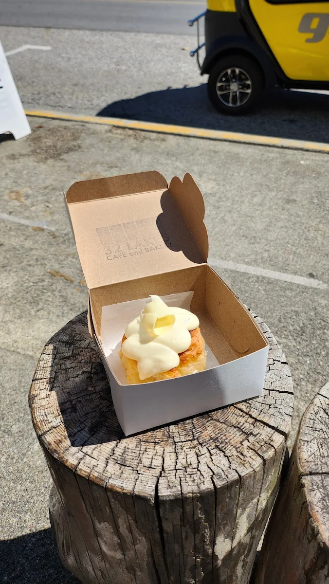 White Chocolate Cardamom Bun