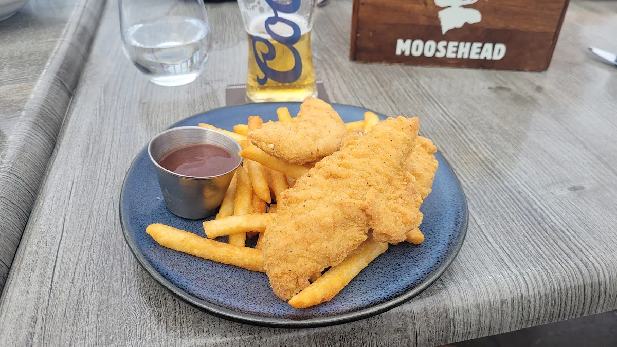 Chicken Strips & Fries