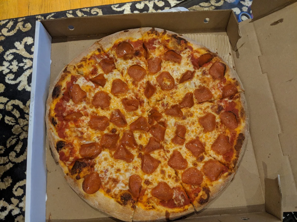 Large Pepperoni Pizza